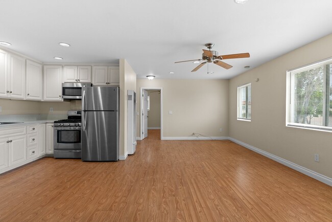 2884 La Salle Ave in Costa Mesa, CA - Building Photo - Building Photo