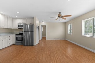2884 La Salle Avenue in Costa Mesa, CA - Building Photo - Interior Photo