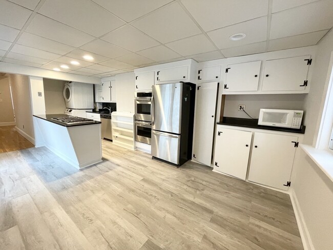 130 Boston St in Boston, MA - Building Photo - Building Photo