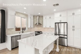 1048 Sunset Crossing Point in San Diego, CA - Building Photo