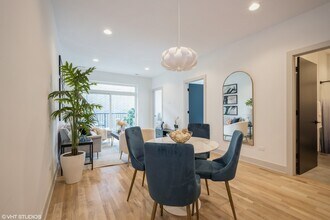 2500 N Halsted St in Chicago, IL - Building Photo - Building Photo
