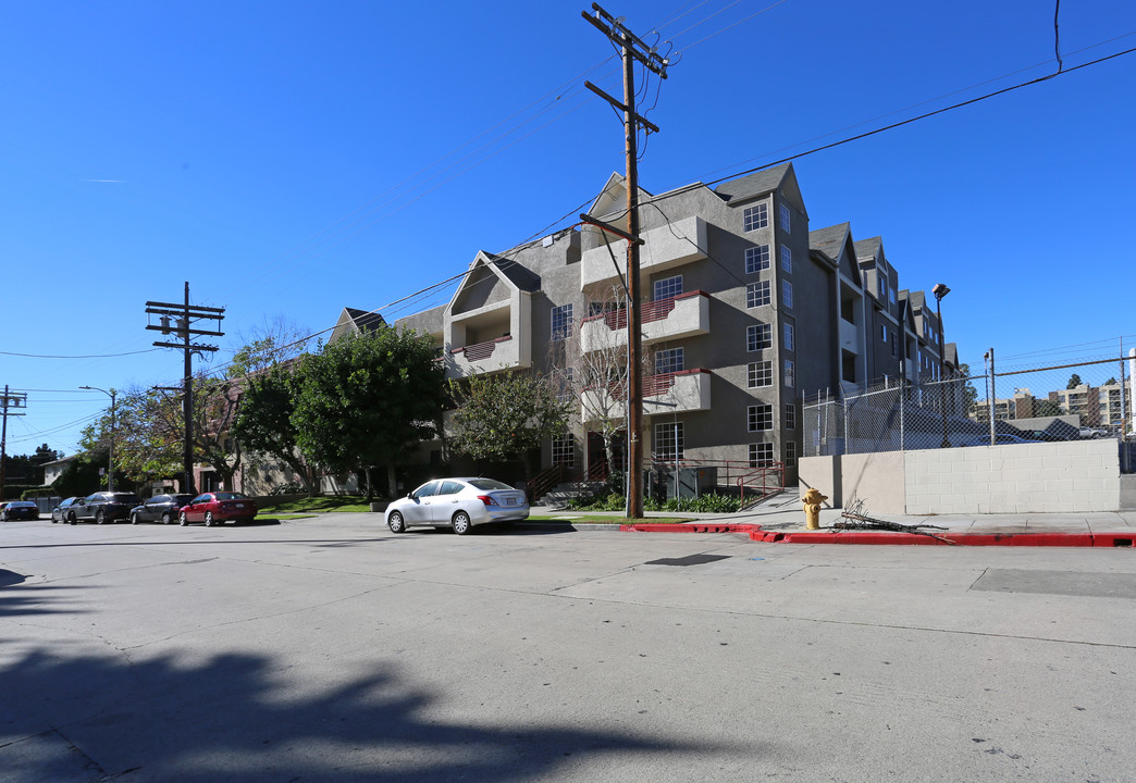 5127 Klump Ave in North Hollywood, CA - Building Photo