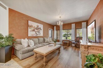 5450 E Deer Valley Dr in Phoenix, AZ - Building Photo - Building Photo