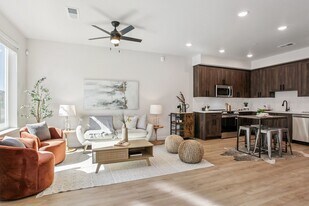 Alpine Crossing Townhomes in Longmont, CO - Building Photo