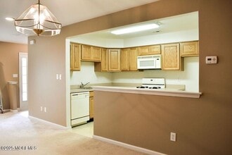 311 Brookfield Dr in Jackson Township, NJ - Building Photo - Building Photo