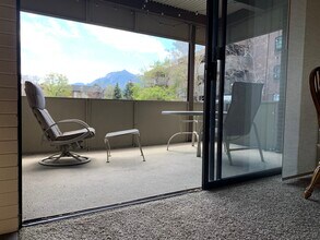 2227 Canyon Blvd in Boulder, CO - Foto de edificio - Building Photo
