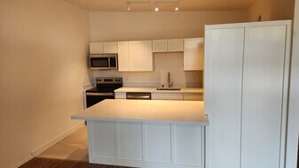 948 J Street in Davis, CA - Building Photo