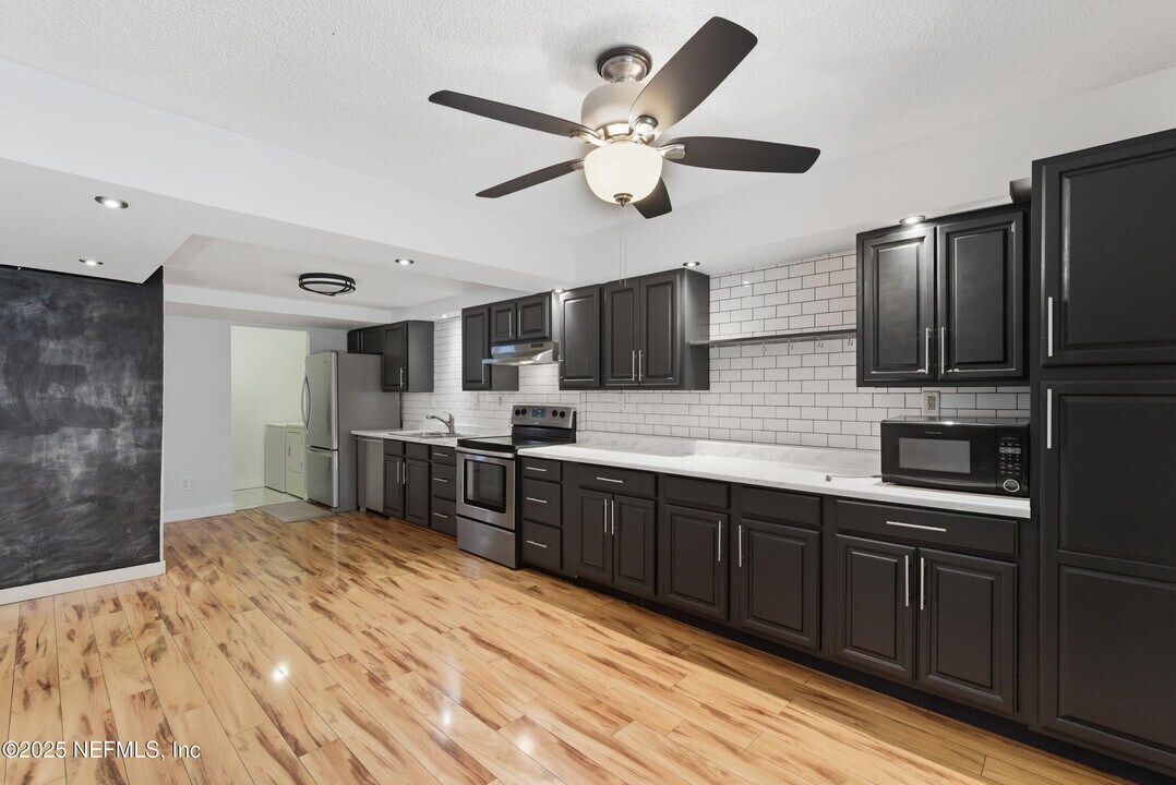 7188 Cypress Cove Rd in Jacksonville, FL - Building Photo