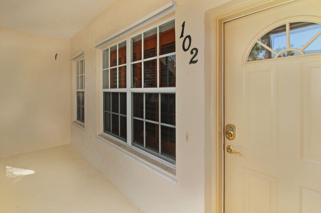 200 Mirabella Cir in Venice, FL - Building Photo - Building Photo
