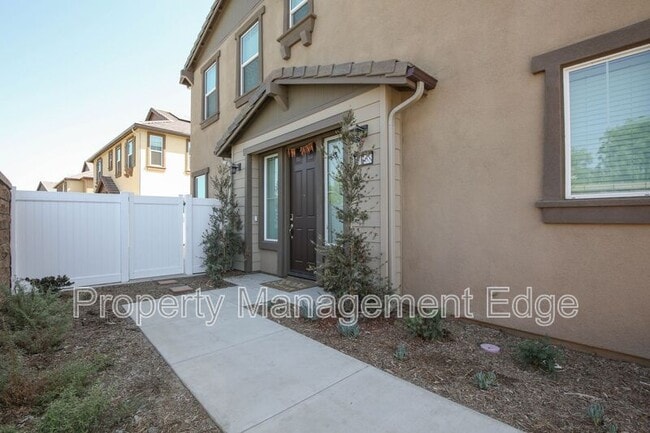 40268 Birchfield Dr in Temecula, CA - Building Photo - Building Photo