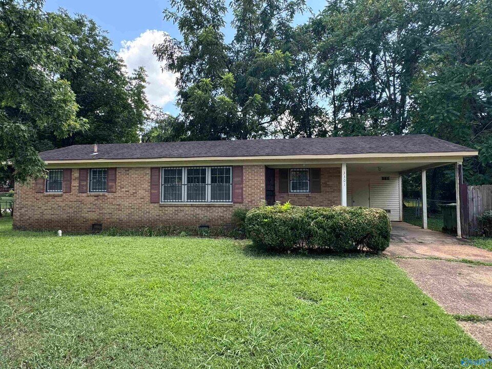 3301 Greenhill Dr NW in Huntsville, AL - Building Photo