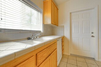 9727 Peach Ave in Hesperia, CA - Building Photo - Building Photo