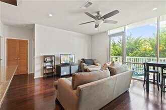 1600 Barton Springs Rd in Austin, TX - Building Photo - Building Photo