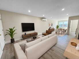 110 Jericho Tpke in Mineola, NY - Building Photo