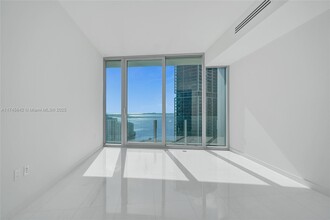 300 Biscayne Boulevard Way, Unit 3405 in Miami, FL - Building Photo - Building Photo