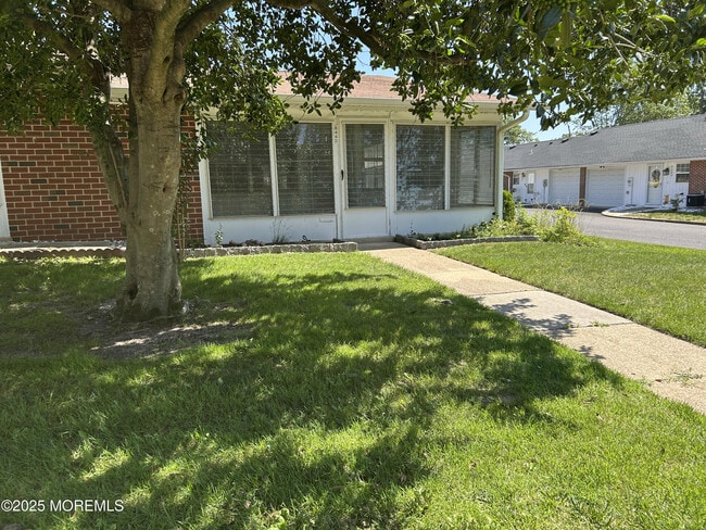 property at 844D Inverness Ct