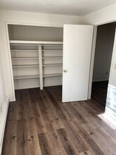 52793 NE 1st St in Scappoose, OR - Foto de edificio - Building Photo