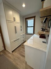 1317 W Eddy St, Unit Unit 1 in Chicago, IL - Building Photo - Building Photo