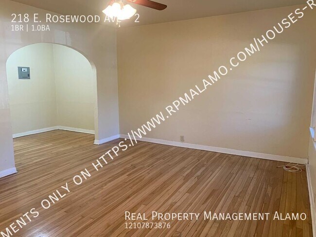 218 E Rosewood Ave in San Antonio, TX - Building Photo - Building Photo