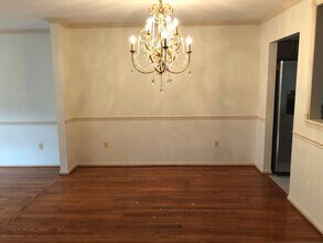 8 Cedarwood Ct in Rockville, MD - Building Photo - Building Photo