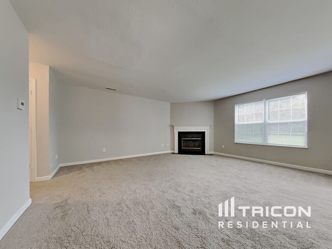 2244 Leaf Dr in Indianapolis, IN - Building Photo - Building Photo