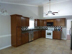 759 Steffi Ct NW in Lawrenceville, GA - Foto de edificio - Building Photo