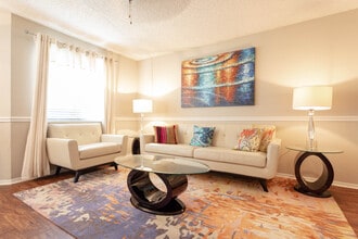 Winthrop West in Riverview, FL - Foto de edificio - Interior Photo