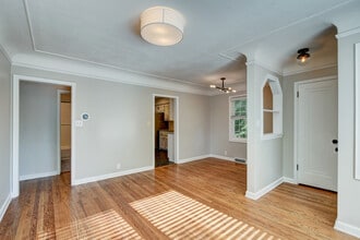 5210 Rees St in Omaha, NE - Foto de edificio - Building Photo