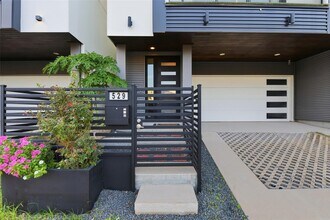 529 Memorial Heights Dr in Houston, TX - Building Photo - Building Photo