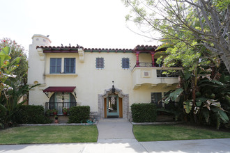 144 S Elm Dr in Beverly Hills, CA - Building Photo - Building Photo