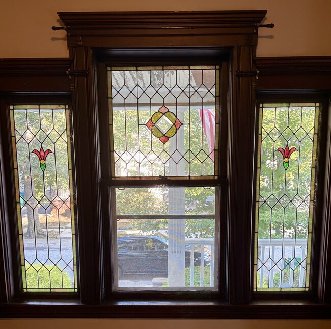 8 Madison St, Unit 1 in Medford, MA - Foto de edificio - Building Photo