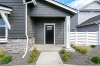 5317 E Dorado Ave in Post Falls, ID - Foto de edificio - Building Photo