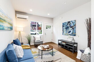 2834 E Spring St in Seattle, WA - Building Photo - Building Photo