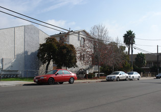 11th Street Townhomes in Imperial Beach, CA - Building Photo - Building Photo