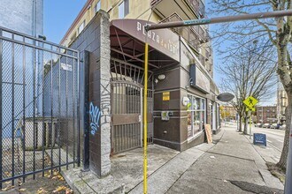 1711 E Olive Wy in Seattle, WA - Building Photo - Building Photo