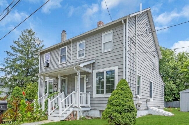 1014 Railroad Ave in Phillipsburg, NJ - Building Photo - Building Photo