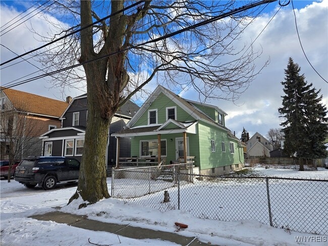 33 Trowbridge St in Buffalo, NY - Building Photo - Building Photo