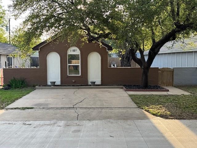 11221 Golden Triangle Cir in Fort Worth, TX - Foto de edificio - Building Photo