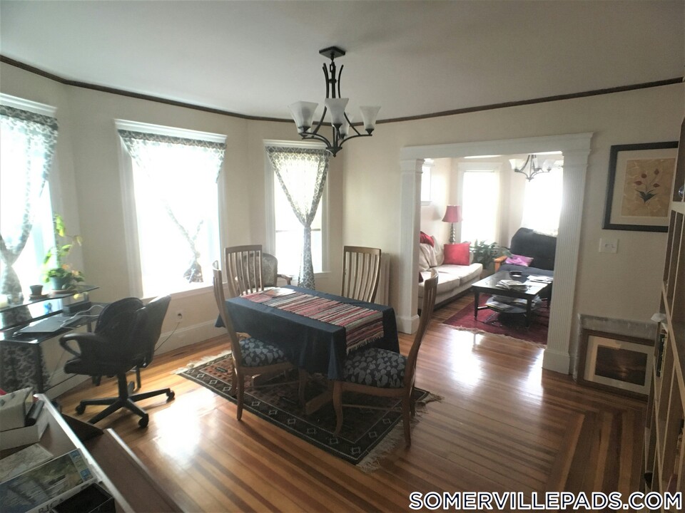24-26 Burnham St in Somerville, MA - Building Photo