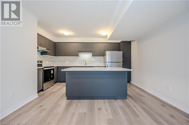 property at 10 REVERIE Wy