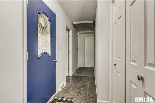 2901 Interlacken Dr in Springfield, IL - Building Photo - Building Photo