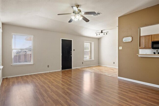 203 Altamont St in Hutto, TX - Building Photo - Building Photo