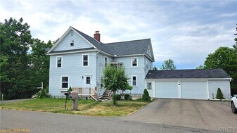 3874 N Boston Rd in Eden, NY - Building Photo