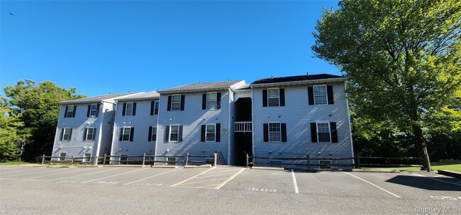 property at 5 Lexington Hills Rd