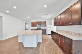 813 Indigo Wy in Seguin, TX - Building Photo - Building Photo