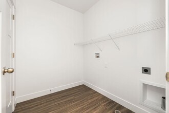 13714 S Hanley Ln in Riverton, UT - Building Photo - Building Photo