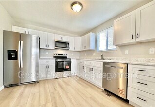 3451 W 65th Ave in Denver, CO - Foto de edificio - Building Photo