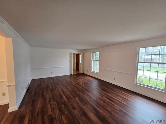 2287 Long Rd in Grand Island, NY - Building Photo - Building Photo