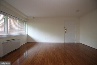 1511 S George Mason Dr in Arlington, VA - Building Photo - Building Photo