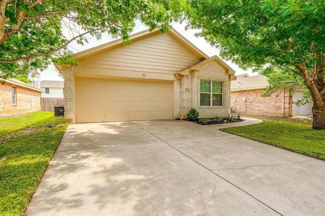 1116 Boxwood Dr in Crowley, TX - Foto de edificio - Building Photo